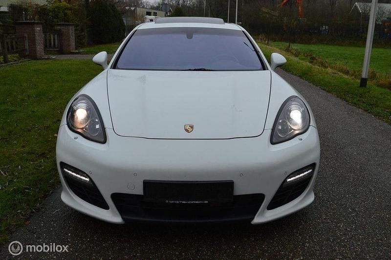 Second-hand Porsche Panamera 250 CP (183 kW) 2012 Alb Berlinǎ
