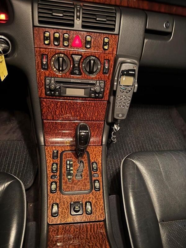 Gebraucht Mercedes E240 Elegance 170 PS (125 kW) 2001 Blau Kombi