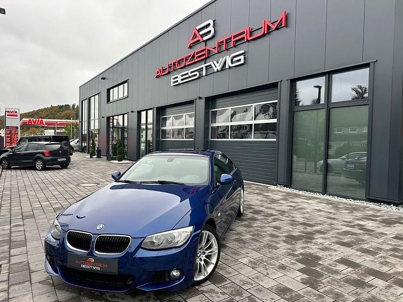 Blau Gebraucht 2011 BMW 320 M Sport Coupé | 11.995 € (Etwas zu teuer) - Bild 1/3