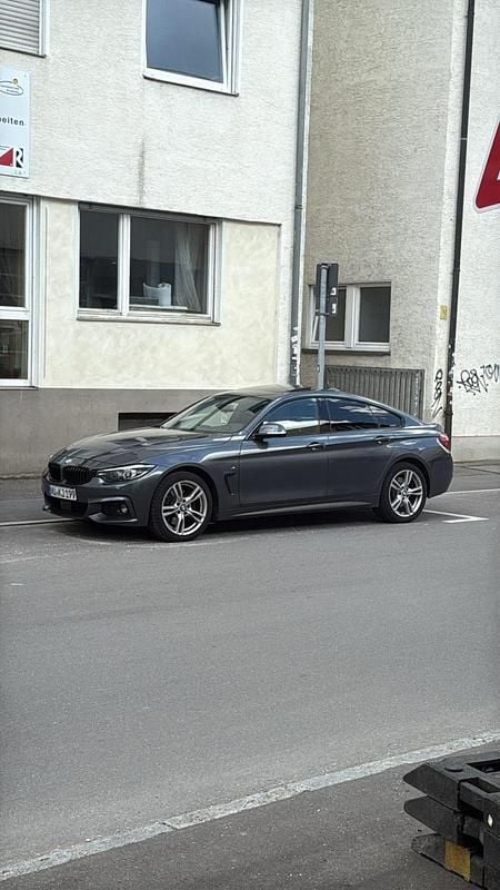 Grau Gebraucht 2019 BMW 430 M Sport Coupé | 21.500 € (Superpreis) - Bild 1/4