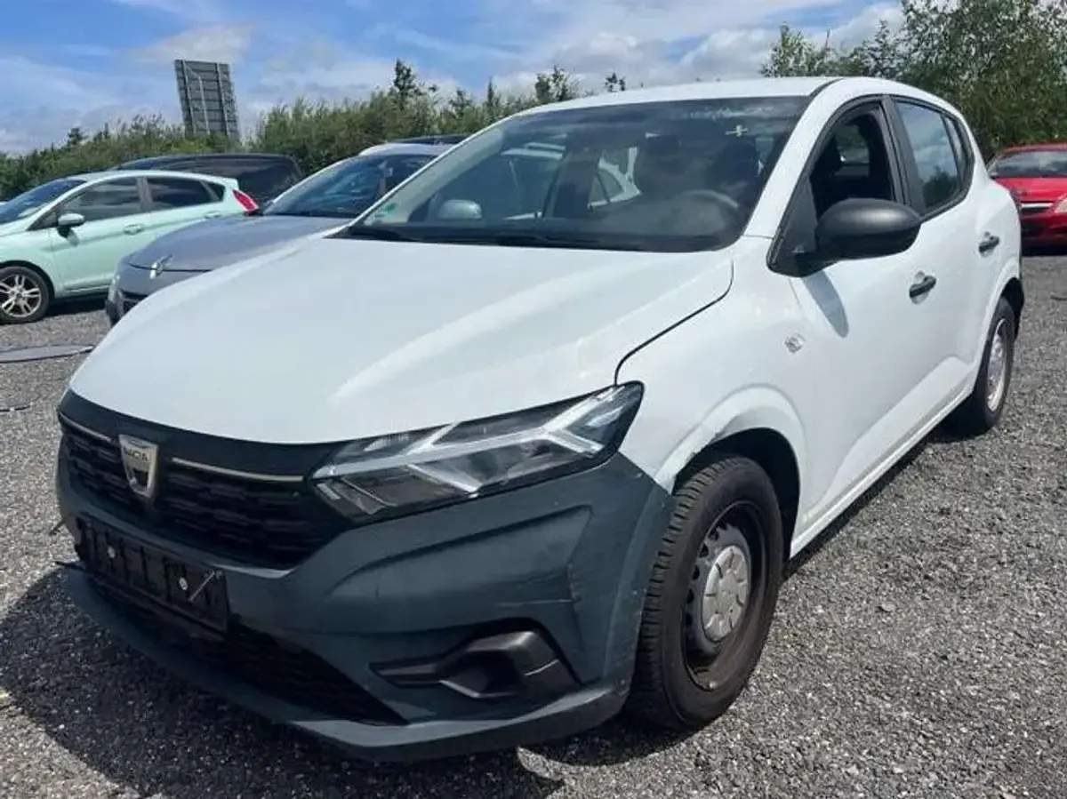 Gebraucht Dacia Sandero Acces 67 PS (49 kW) 2021 Gletscherweiss Kleinwagen