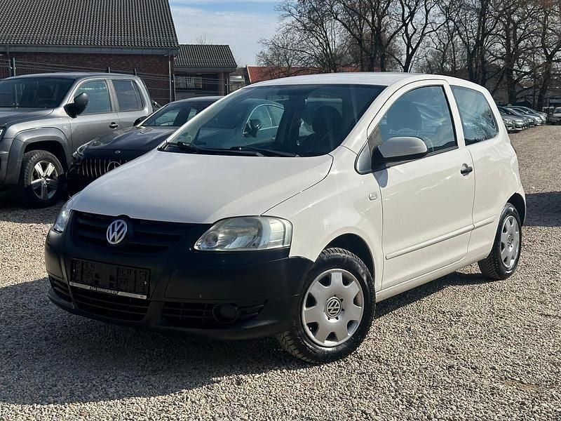 Gebraucht VW Fox 54 PS (39 kW) 2010 Weiß Kleinwagen