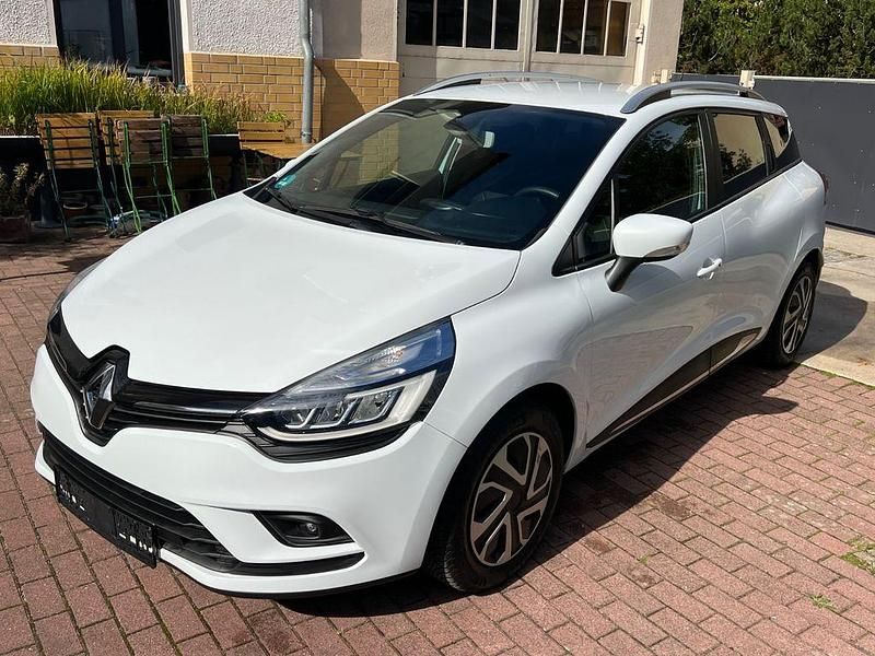 Weiß Gebraucht 2019 Renault Clio IV Intens Limousine | 7.500 € (Guter Preis) - Bild 1/4