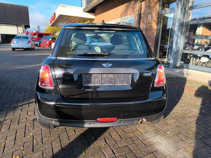 Gebraucht Mini ONE 75 PS (55 kW) 2010 Schwarz Kleinwagen