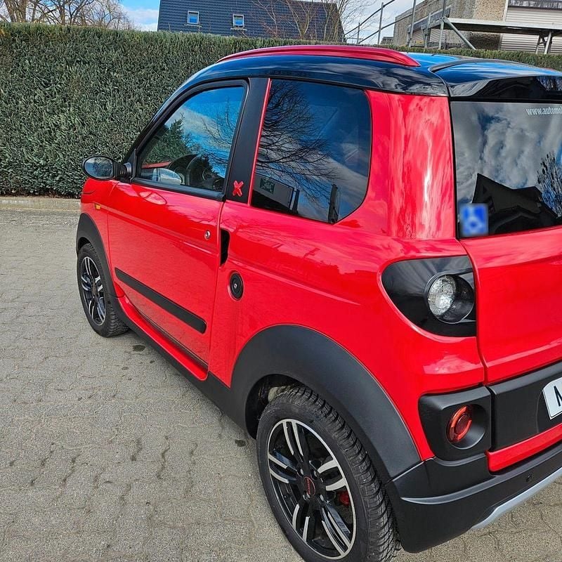 Second-hand Microcar M.Go 15 CP (11 kW) 2022 Roșu Hatchback