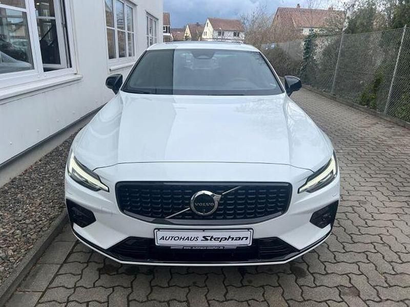 Gebraucht Volvo S60 Ultimate 250 PS (183 kW) 2023 Weiß Limousine