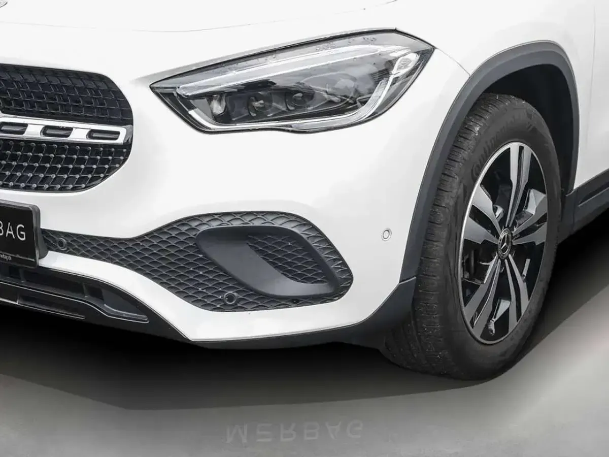 Second-hand Mercedes GLA250 Progressive 218 CP (160 kW) 2023 Alb SUV