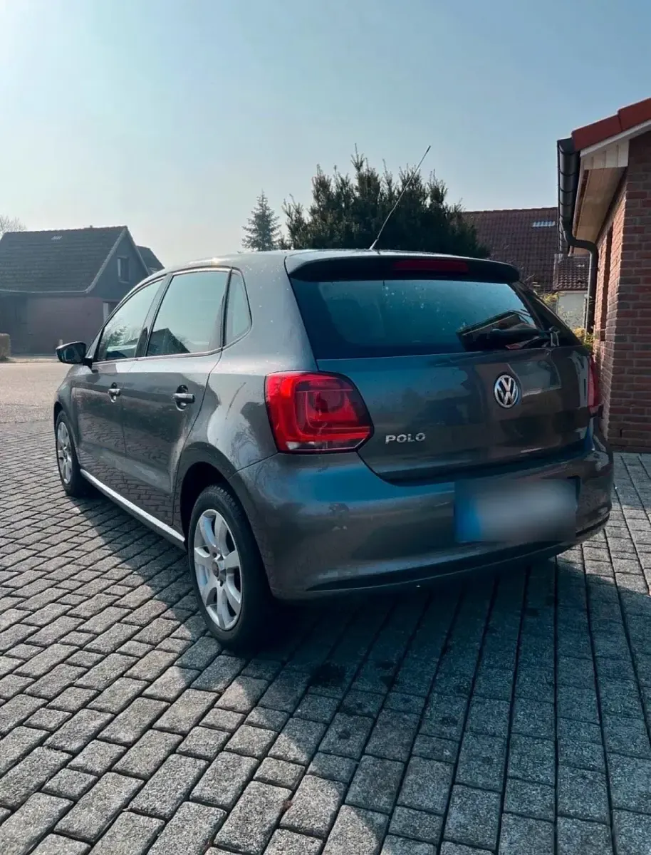 Gebraucht VW Polo Trendline 70 PS (51 kW) 2012 Grau Kleinwagen