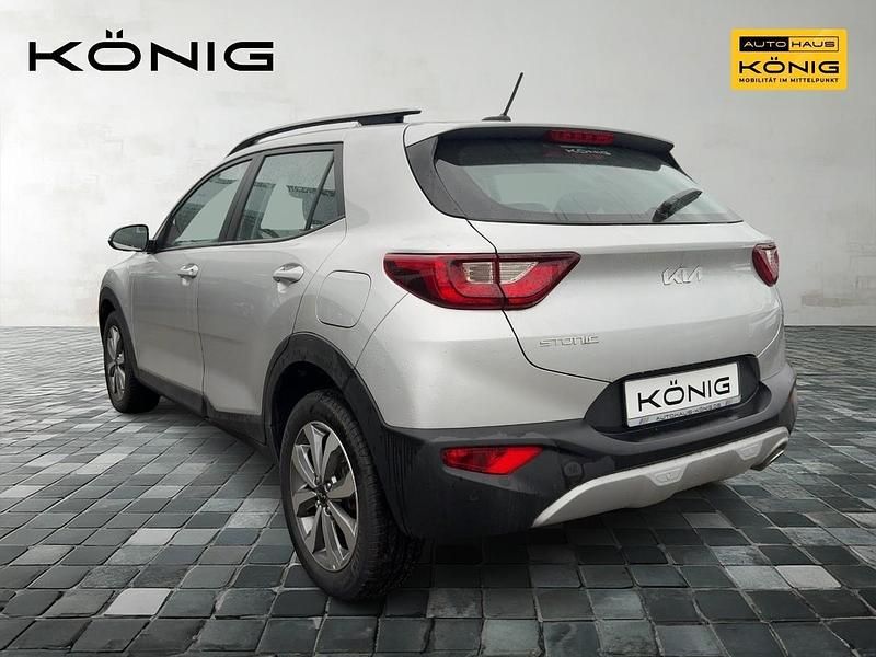 Gebraucht Kia Stonic Vision 101 PS (74 kW) 2023 Seidensilber metallic SUV