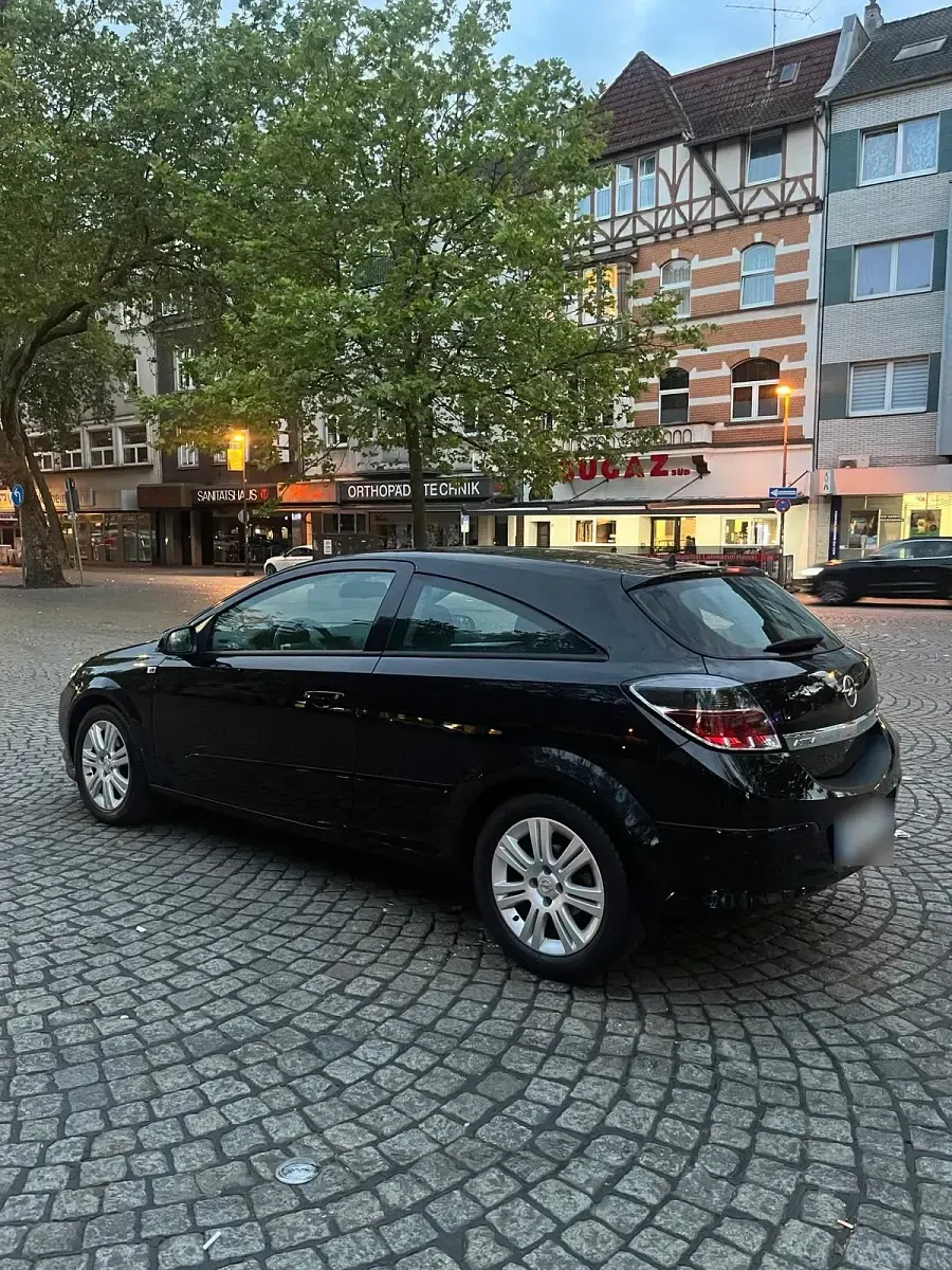 Gebraucht Opel Astra GTC 90 PS (66 kW) 2007 Schwarz Coupé