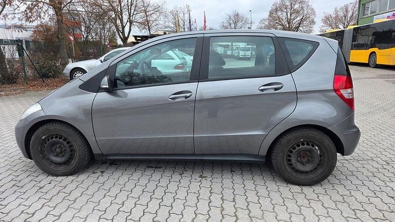 Gebraucht Mercedes A180 109 PS (80 kW) 2009 Grau Van / Kleinbus