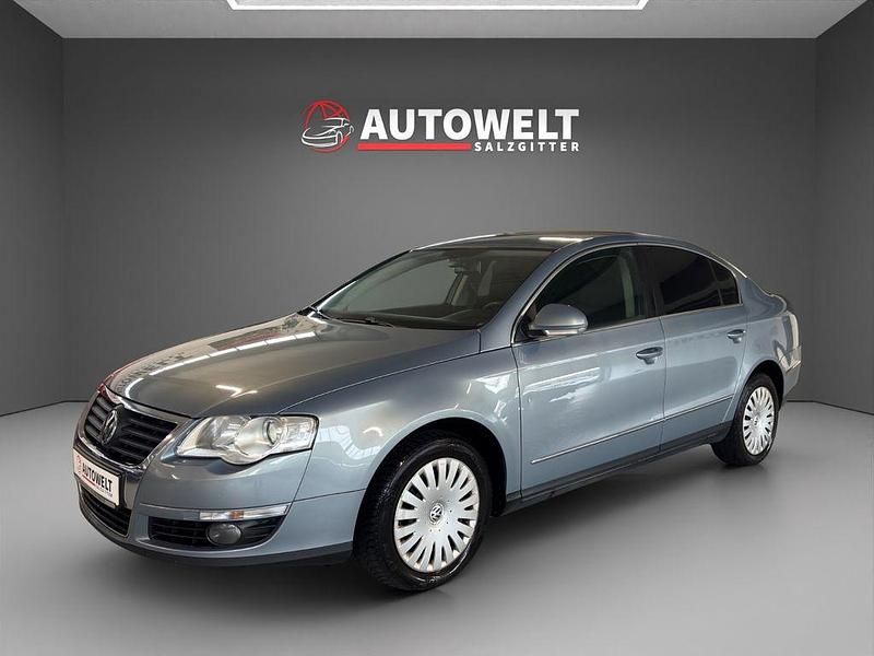 Grau Gebraucht 2009 VW Passat Limousine | 1.999 € (Guter Preis) - Bild 1/4