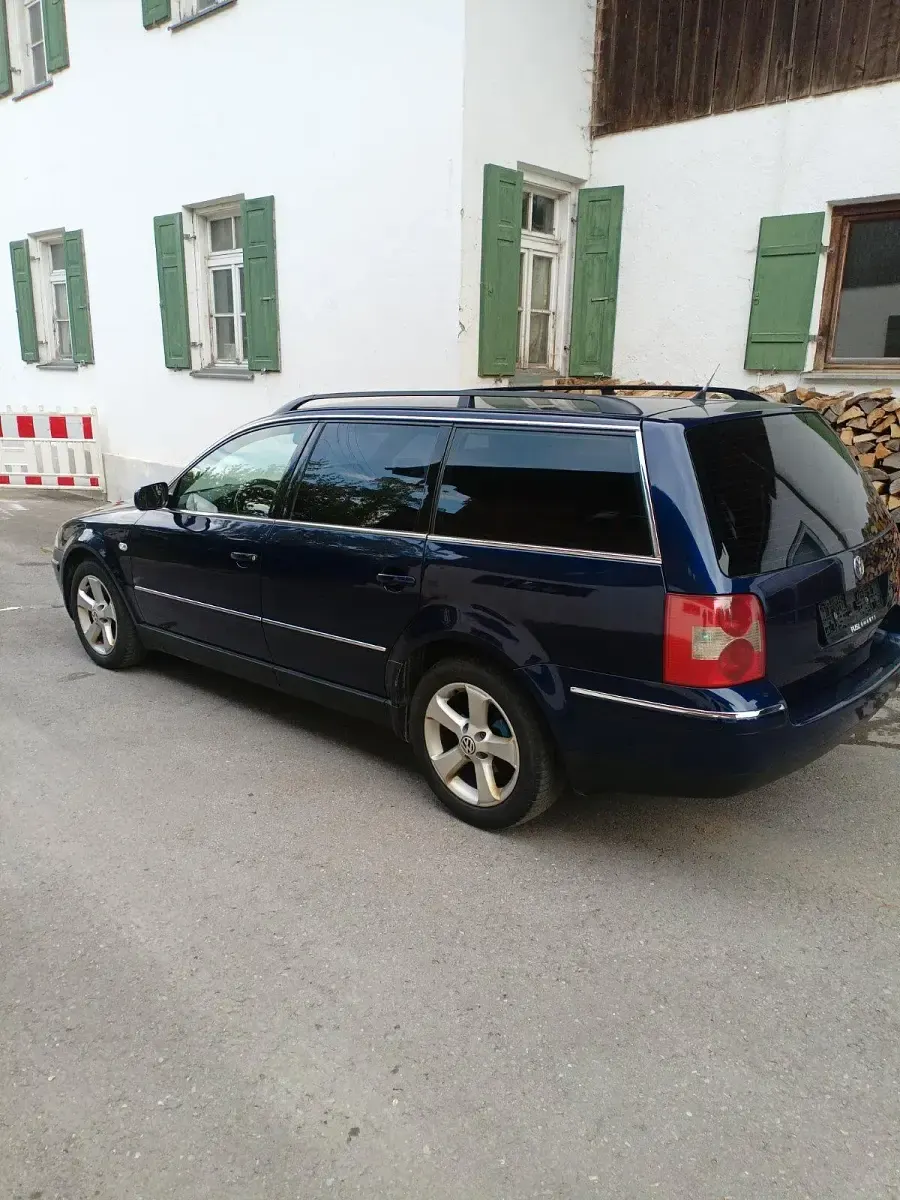 Gebraucht VW Passat 193 PS (141 kW) 2002 Blau Kombi