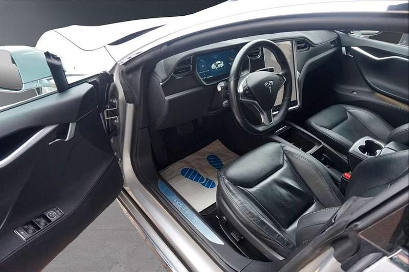 Second-hand Tesla Model S 311 kW (423 CP) 2017 Argintiu Hatchback