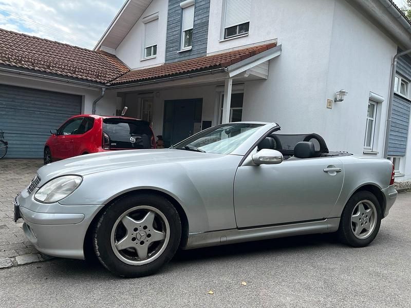 Silber Gebraucht 2002 Mercedes SLK200 Cabrio | 1.800 € (Superpreis) - Bild 1/4