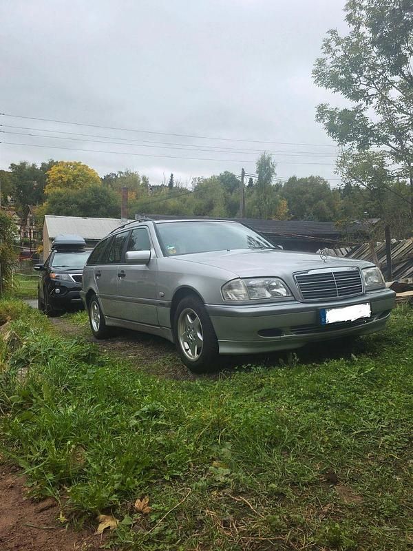 Silber Gebraucht 2000 Mercedes C220 Classic Kombi | 1.990 € (Guter Preis) - Bild 1/4
