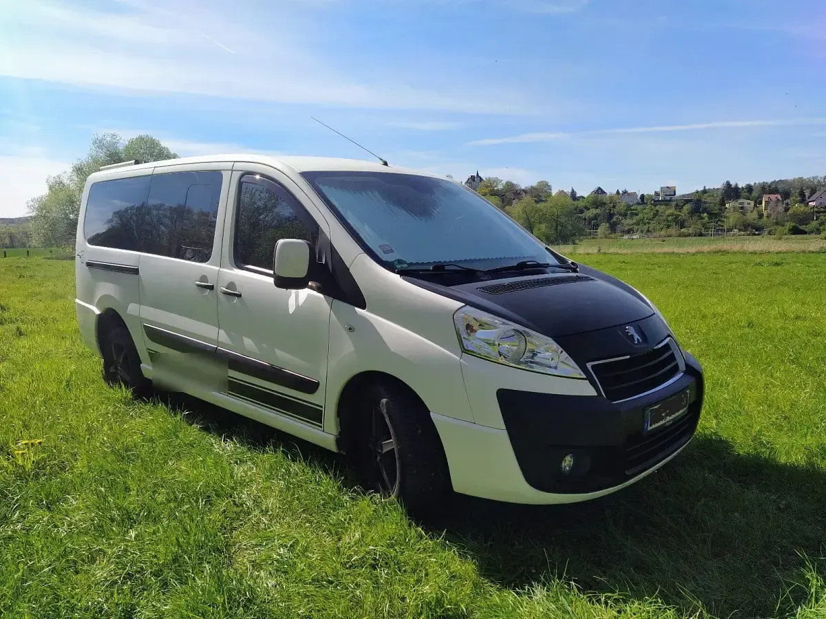 Gebraucht Peugeot TePee 163 PS (119 kW) 2014 Weiß Van / Kleinbus
