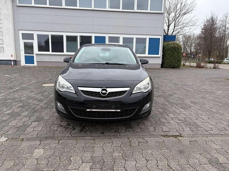 Gebraucht Opel Astra Edition 87 PS (63 kW) 2010 Saphirschwarz mineraleffekt Kleinwagen