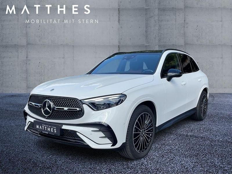 Weiß Gebraucht 2025 Mercedes GLC300 AMG SUV | 69.809 € (Teuer) - Bild 1/4