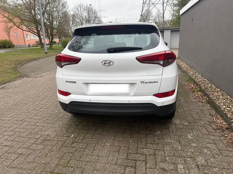 Gebraucht Hyundai Tucson 177 PS (130 kW) 2017 Weiß SUV