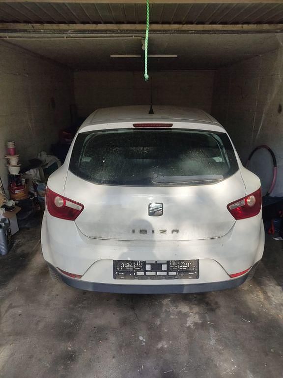 Weiß Gebraucht 2010 Seat Ibiza SC Kleinwagen | 1.000 € (Superpreis) - Bild 1/4
