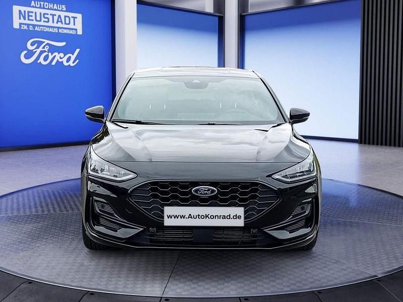 Gebraucht Ford Focus ST-Line 155 PS (114 kW) 2024 Agate black metallic Limousine