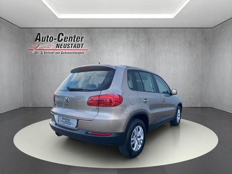 Gebraucht VW Tiguan Trendline 132 PS (97 kW) 2016 Beige SUV