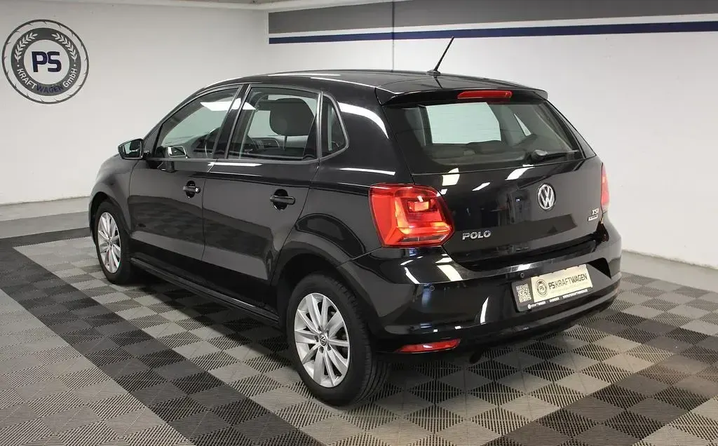 Gebraucht VW Polo Highline 90 PS (66 kW) 2015 Schwarz Limousine