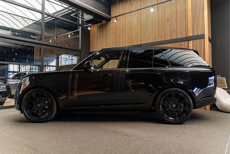 Gebraucht Land Rover Range Rover HSE 460 PS (338 kW) 2024 Schwarz SUV