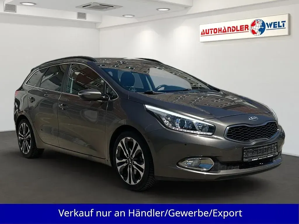 Gebraucht Kia Ceed 135 PS (99 kW) 2014 Braun Kleinwagen