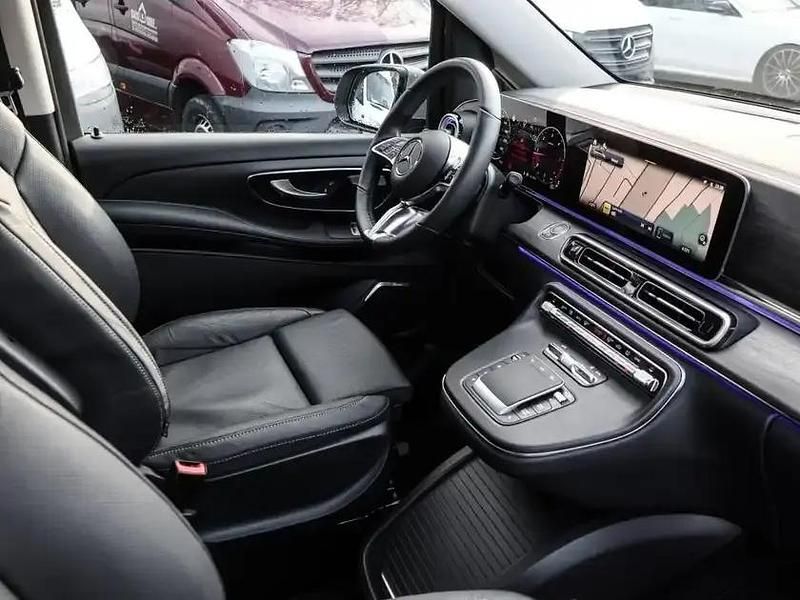 Gebraucht Mercedes V300 Avantgarde 237 PS (174 kW) 2024 Alpingrau Van / Kleinbus