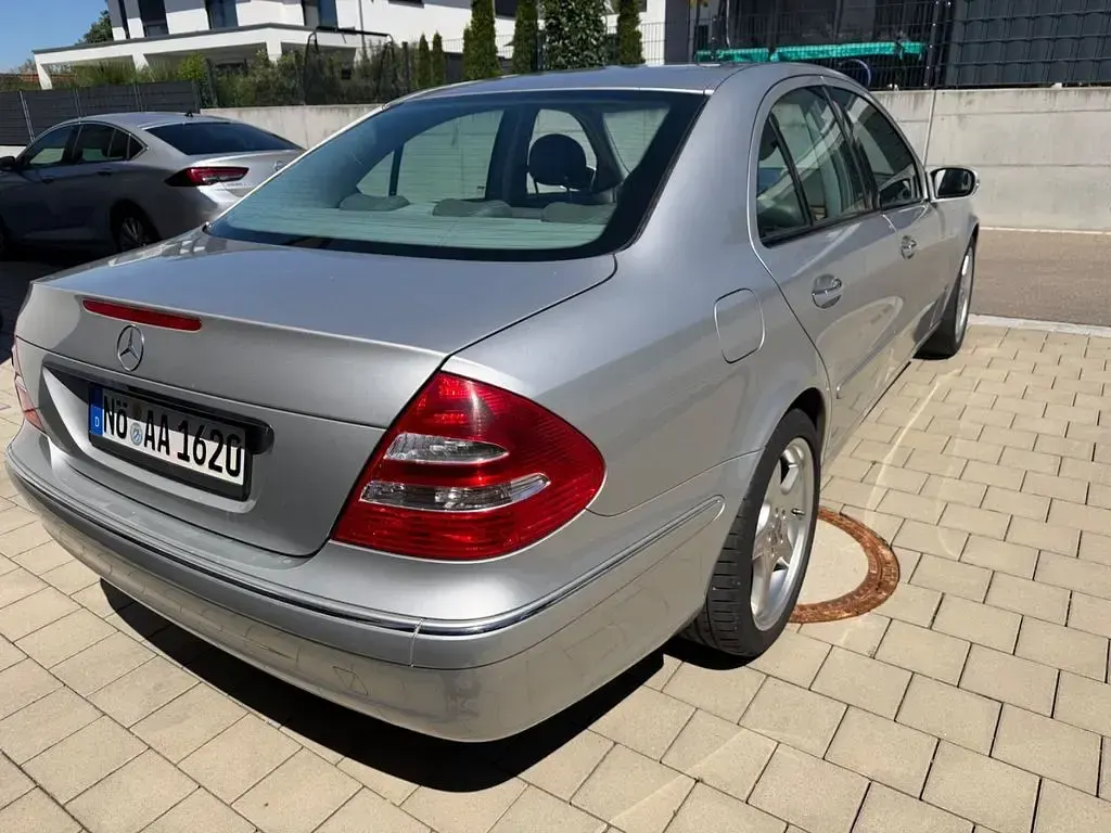Gebraucht Mercedes E320 Elegance 224 PS (164 kW) 2003 Silber Limousine