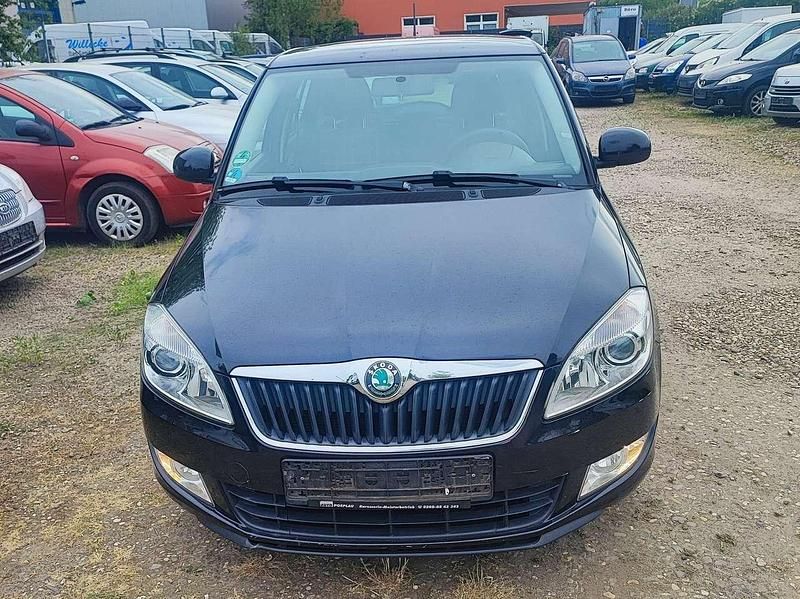 Schwarz Gebraucht 2013 Skoda Fabia Ambition Limousine | 4.000 € (Guter Preis) - Bild 1/4
