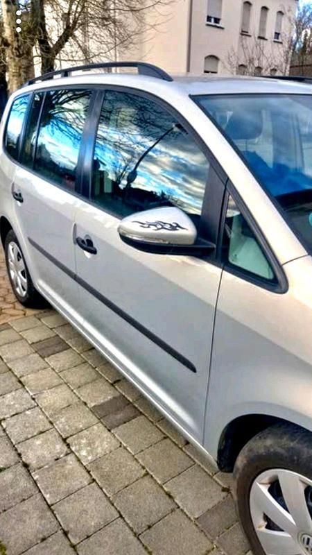 Gebraucht VW Touran 105 PS (77 kW) 2011 Silber Van / Kleinbus
