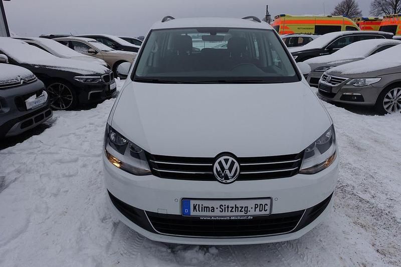 Gebraucht VW Sharan 150 PS (110 kW) 2018 Pure white Van / Kleinbus