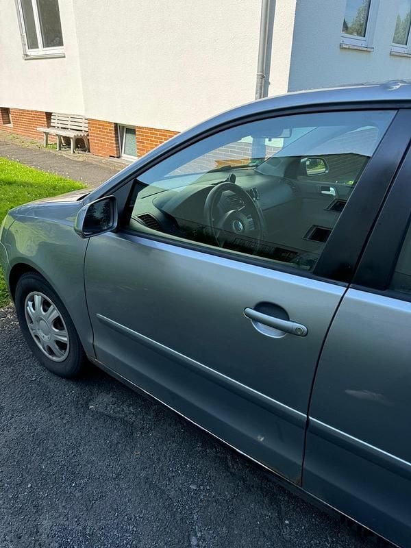Gebraucht VW Polo 64 PS (47 kW) 2006 Silber Kleinwagen