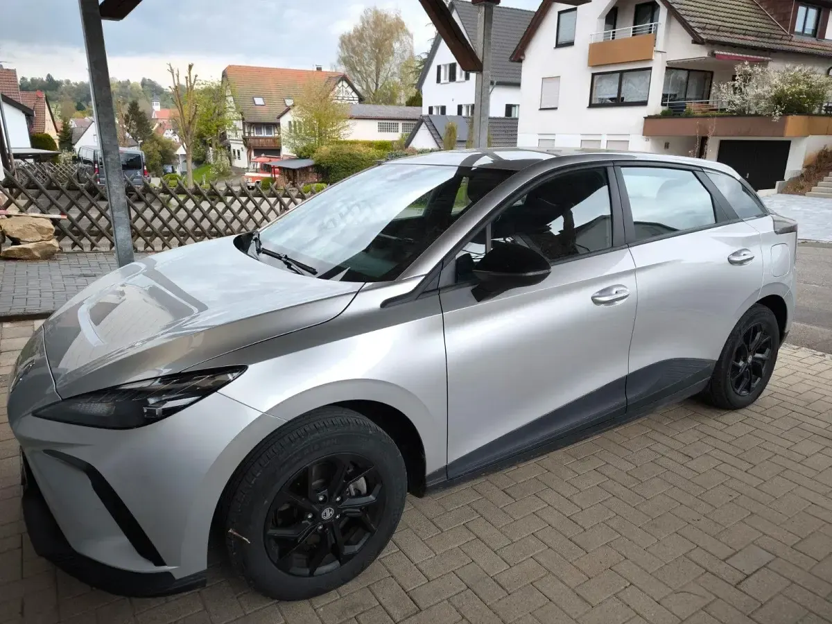 Gebraucht MG MG4 EV 125 kW (170 PS) 2023 Silber Kleinwagen
