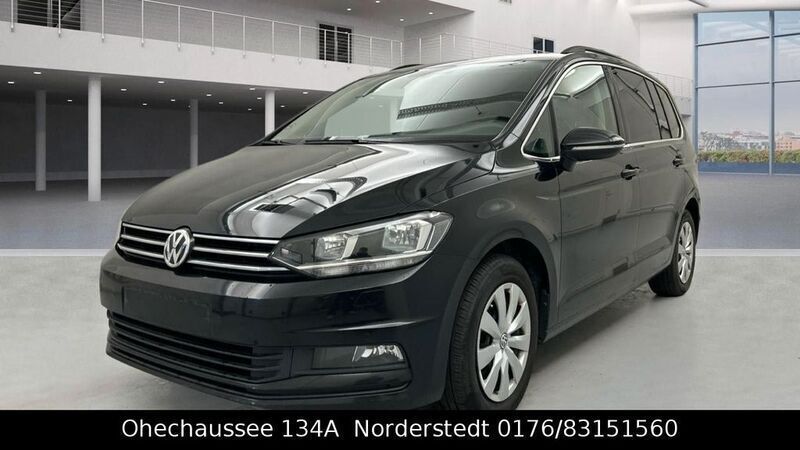Schwarz Gebraucht 2018 VW Touran Comfortline Van / Kleinbus | 19.800 € (Fairer Preis) - Bild 1/4