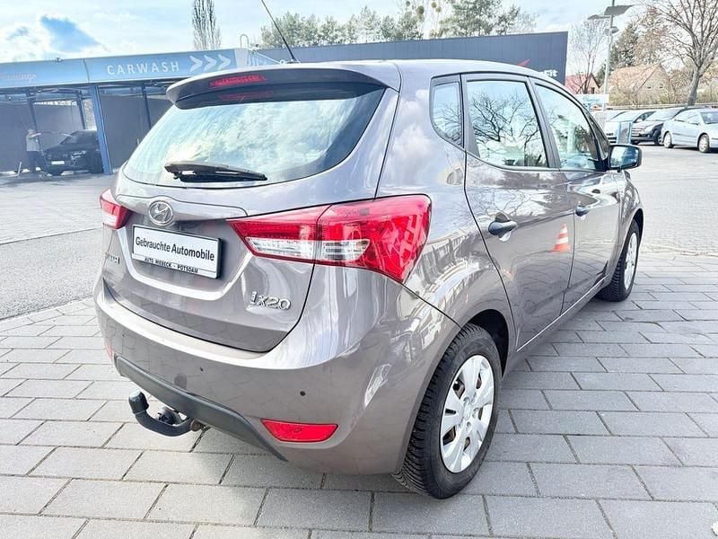 Gebraucht Hyundai ix20 90 PS (66 kW) 2014 Braun Kleinwagen