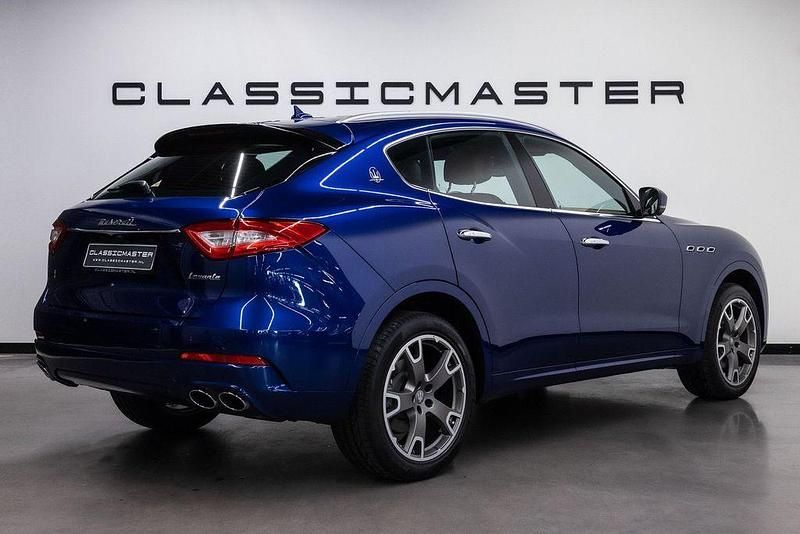 Gebraucht Maserati Levante GranLusso 349 PS (256 kW) 2017 Blau SUV