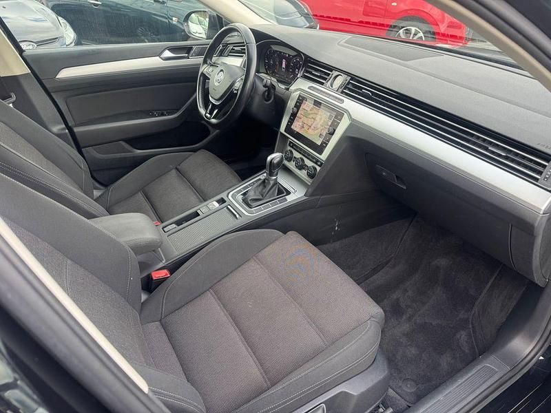 Gebraucht VW Passat Comfortline 150 PS (110 kW) 2018 Schwarz Kombi