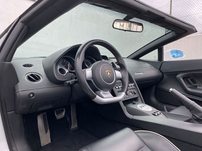Second-hand Lamborghini Gallardo 560 CP (411 kW) 2010 Alb Cabrio