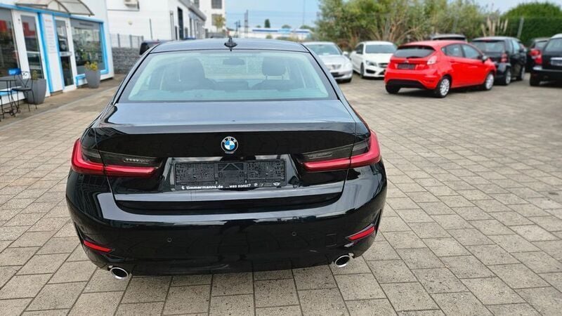 Gebraucht BMW 320 Advantage 190 PS (139 kW) 2022 Schwarz Limousine