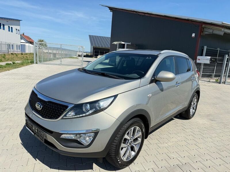 Grau Gebraucht 2015 Kia Sportage Attract SUV | 9.200 € (Superpreis) - Bild 1/4