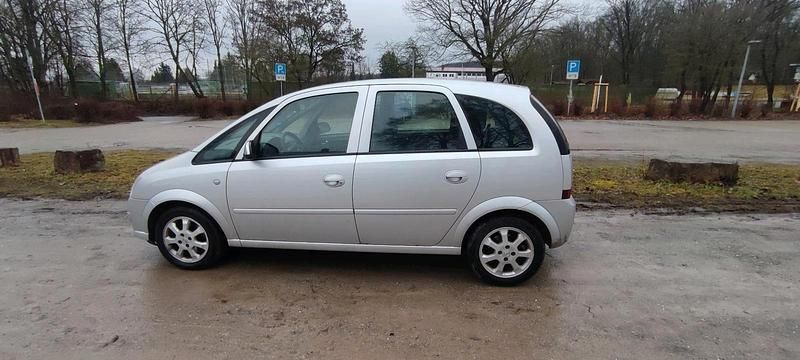 Gebraucht Opel Meriva 105 PS (77 kW) 2008 Silber Van / Kleinbus