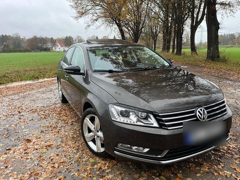 Gebraucht VW Passat 160 PS (117 kW) 2014 Braun Limousine
