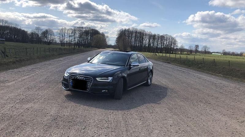 Blau Gebraucht 2016 Audi S4 Sport Limousine | 22.999 € (Superpreis) - Bild 1/4