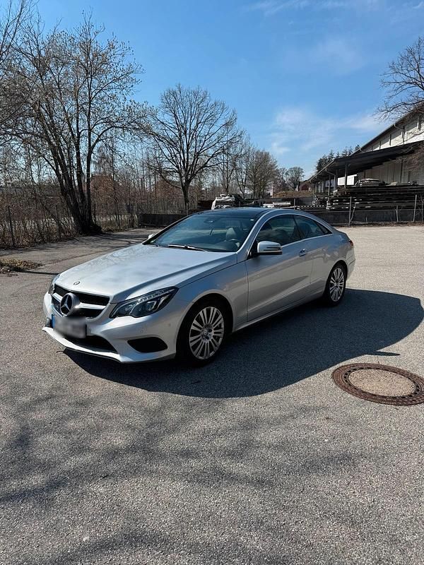 Gebraucht Mercedes E250 211 PS (155 kW) 2014 Silber Coupé