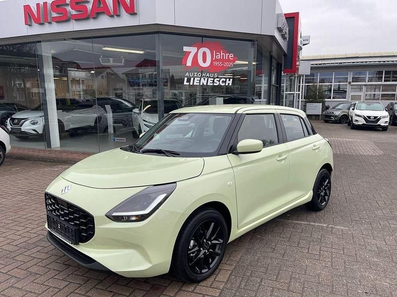 Neu Suzuki Swift 83 PS (61 kW) 2026 Gelb Kleinwagen