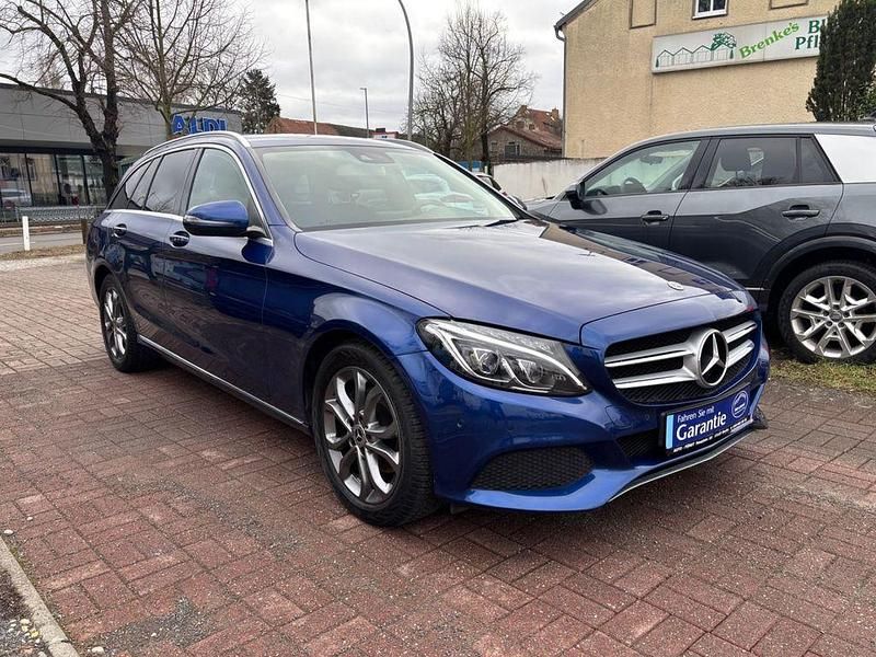 Gebraucht Mercedes C220 170 PS (125 kW) 2017 Blau Limousine